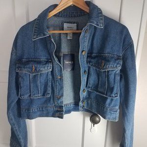 Cropped denim jacket